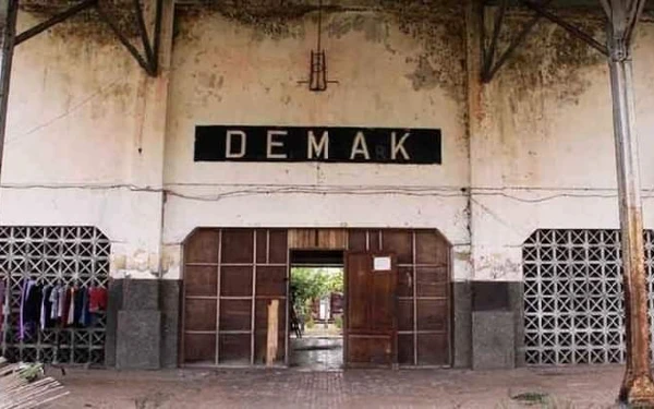 Menengok Stasiun Demak Tempo Dulu, Jejak Sejarah Peninggalan Penjajah Belanda