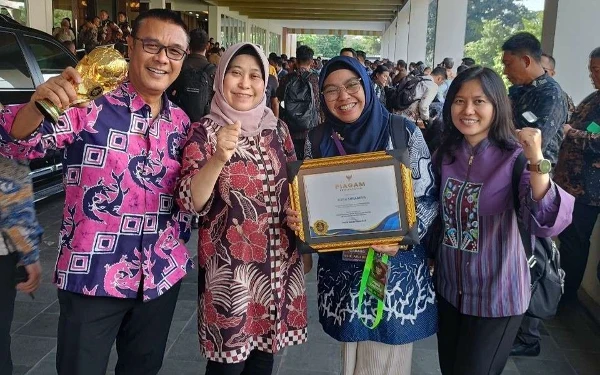 Pemkot Surabaya Raih Penghargaan UHC dengan 3 Juta Peserta JKN