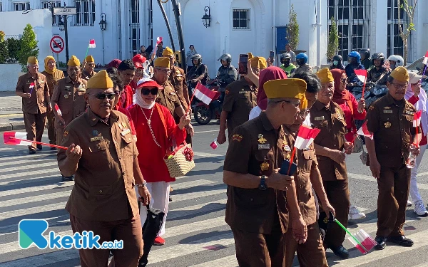 Rotary Surabaya Kaliasin Rangkul Para Veteran Nikmati Wisata Kota Lama