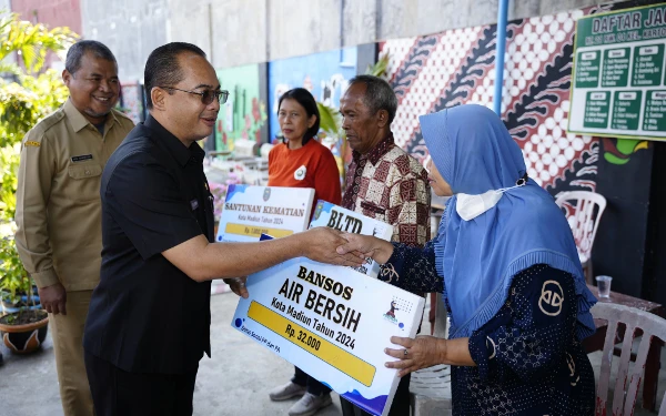 Thumbnail Berita - Tekan Kemiskinan Ekstrem, Ratusan Lansia di Kota Madiun Mendapat Bantuan Langsung Tunai