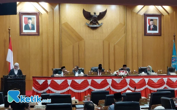 DPRD Surabaya Setujui Kenaikan APBD 2024: Fokus Penyerapan Anggaran dan Dukungan untuk UMKM