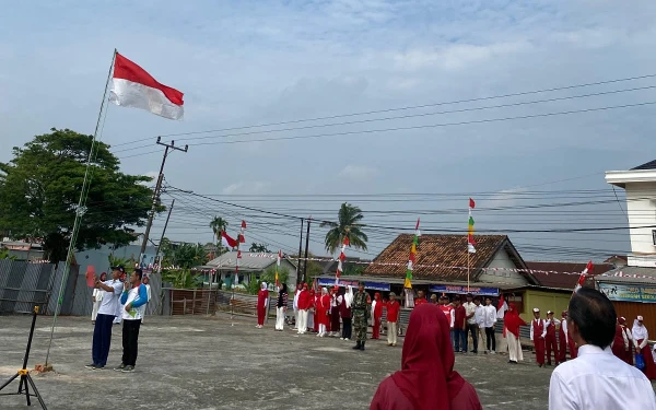 Perayaan Upacara 17 Agustus Ala Warga Talang Jambe Palembang