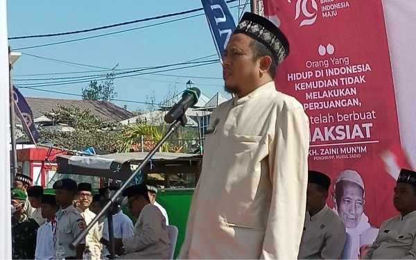 Gelar Upacara Kemerdekaan di Ponpes Nurul Jadid, Kiai Najiburrahman Ajak Santri Ingat Jasa Para Pahlawan