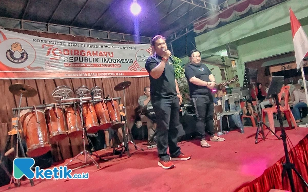 Malam Kemerdekaan Komunitas Kedai Kopi Akur yang Berusia 128 Tahun