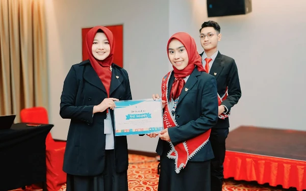 Bikin Bangga, Ervina Rizqi Raih Gelar Best Delegate pada International Volunteer di Malaysia