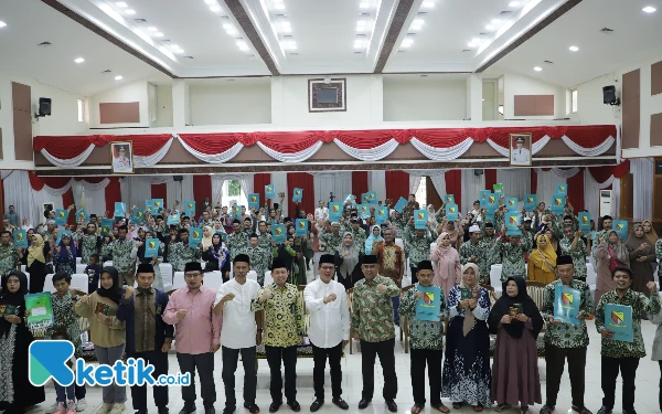 Bupati Bandung Hadir di Tengah Pasutri yang Bingung Belum Punya Akta Nikah