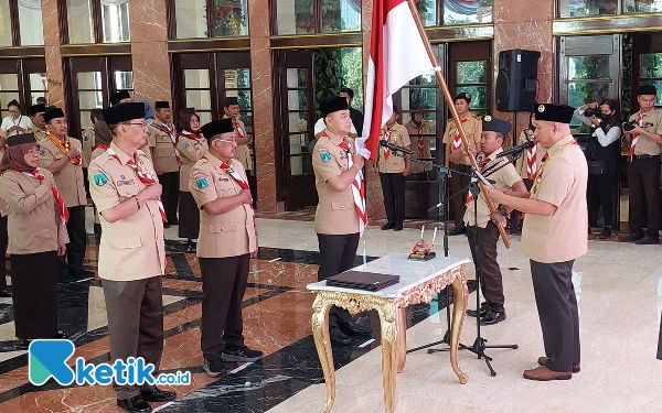 Arum Sabil Ketua Kwarda Jatim Lantik Wali Kota dan Wawali Kota Surabaya Selaku Kamabicab dan Ketua Kwarcab Pramuka