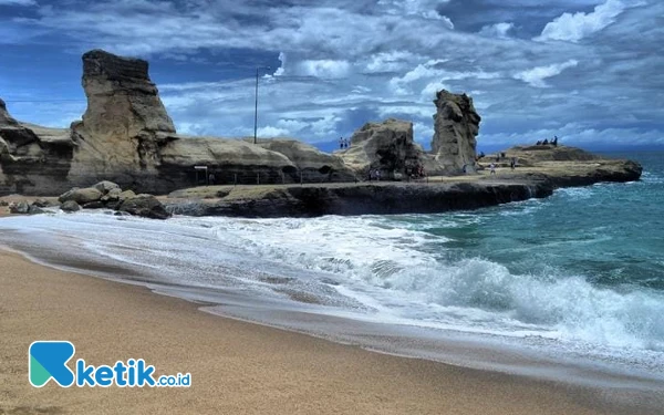 Thumbnail Pria Asal Donorojo Pacitan Hilang saat Memancing di Pantai Klayar