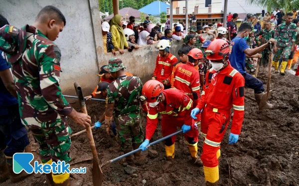 Harita Nickel Bantu Evakuasi dan Salurkan Sembako untuk Korban Banjir Rua Ternate