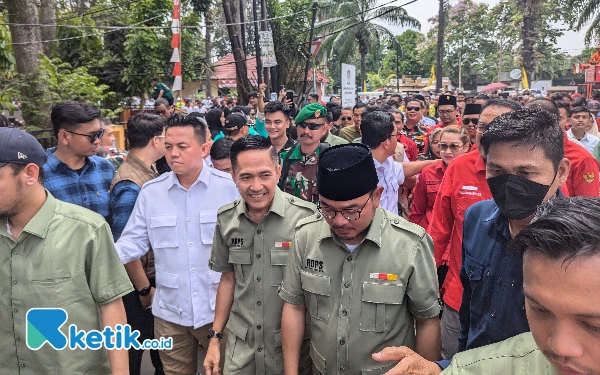 Ribuan Relawan dan Kader Partai Antar Ratu Dewa-Prima Salam Mendaftar ke KPU Palembang