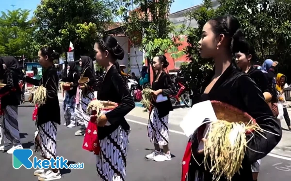 Thumbnail Angkat Tema Gemah Ripah Loh Jinawi, Karnaval Kecamatan Widodaren Ngawi Meriah