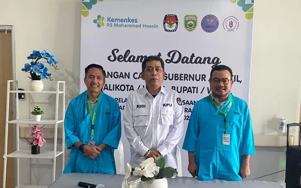 Paslon Ratu Dewa-Prima Salam Dinyatakan Fit Saat Jalani Tes Kesehatan di RSMH Palembang