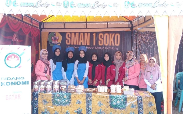 Agustusan, Tim DT SMA Negeri 1 Soko Berpartisipasi dalam Bazar UMKM