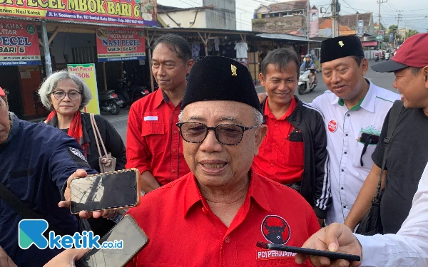 Rijanto, Calon Bupati Blitar Dampingi Risma Ziarah Makam Bung Karno