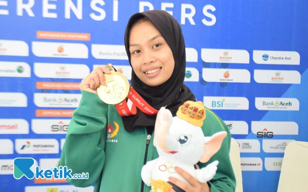 Lifter Jawa Timur Luluk Diana Tri Raih 1 Medali Emas PON 2024