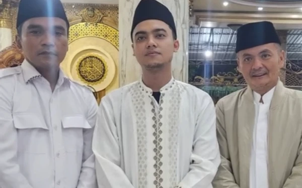 Pasangan Cabup Bangkalan Lukman-Fauzan Berbaur dengan Masyarakat di Acara Tradisi Cocoghen