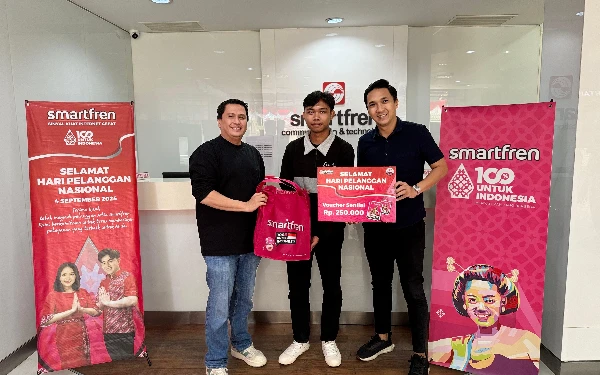 Thumbnail Hari Pelanggan Nasional, Smartfren Bagi-Bagi Hadiah di Jatim Bagian Selatan