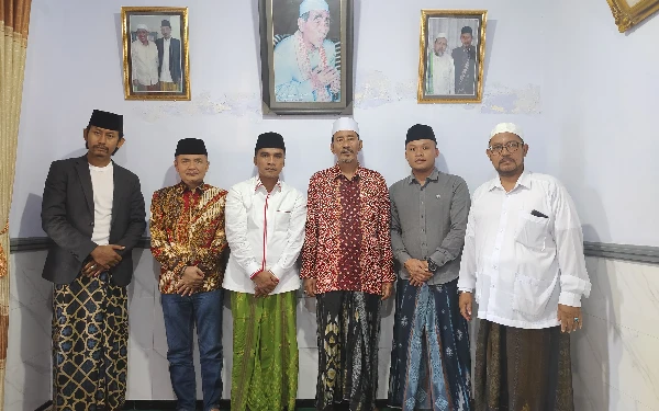 Silaturahmi ke Pimpinan Pesantren Bangkalan, Paslon Manfaat Harapkan Simpati Masyarakat