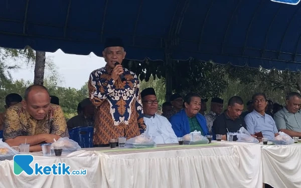 Mawardi-Yusran Silaturahmi ke Warga Simeulue Cut dan Ziarah ke Makam Ulama Teuku Diujung