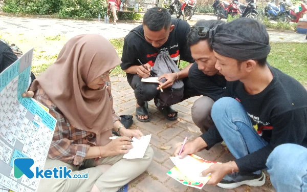 Thumbnail 'Kenalan dengan Aksara Nusantara' Cara Pegiat Literasi Surabaya Raya Peringati Hari Aksara Sedunia