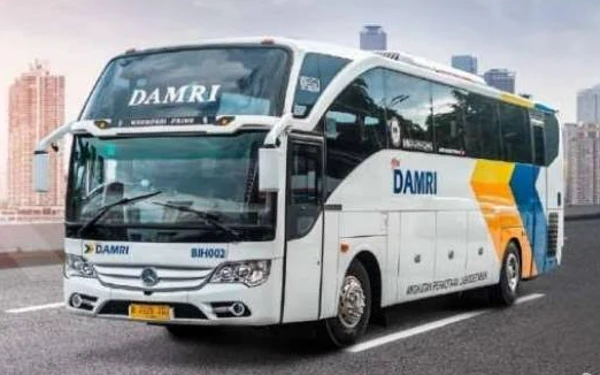 Thumbnail Ingin Berkarier di Industri Transportasi? Perum Damri Buka Lowongan Pengemudi