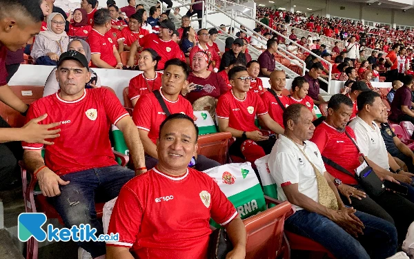 Loyalis Gus Fawait Dukung Langsung Timnas di Stadion GBK, Bawa Salam Cinta dari Jember