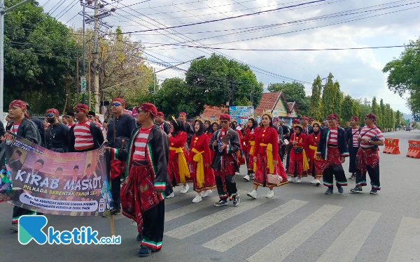 Kirab Maskot Pilkada Serentak 2024, KPU Situbondo Targetkan Partisipasi Masyarakat Capai 90 Persen