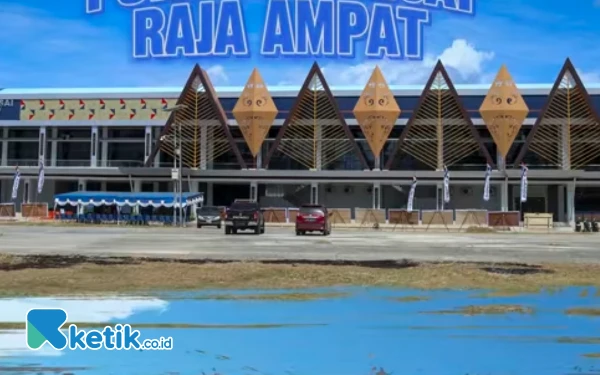 Thumbnail Bupati AFU Resmikan Terminal Penumpang Pelabuhan Kota Waisai, Raja Ampat Terus Genjot Sektor Pariwisata