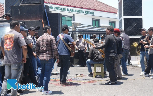 Aliansi Masyarakat Desak Kejari Kediri Usut Dugaan Manipulasi Hak Ratusan Karyawan PR Tajimas