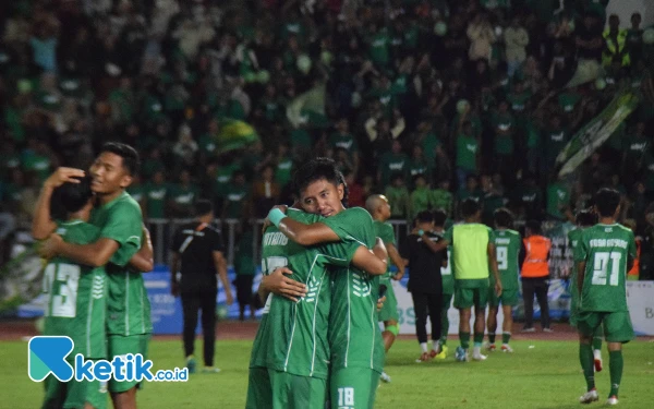 Raih Medali Emas, Fakhri Husaini Bangga dengan Pemain Sepak Bola Jatim