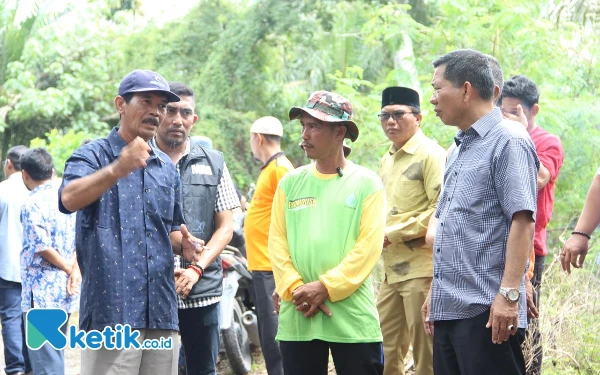 Thumbnail Petani di Abdya Curhat, Cabup Salman Alfarisi Tinjau Lahan Kebun Sawit