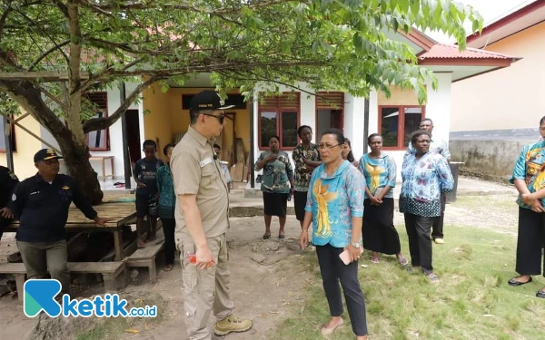 Bupati Freddy Thie Janjikan Pembangunan RKB di SMP 5 Kampung Lobo