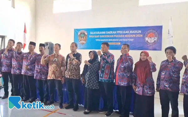 Thumbnail Ribuan Perangkat Desa di Madiun Menyatakan Netral di Pilkada 2024