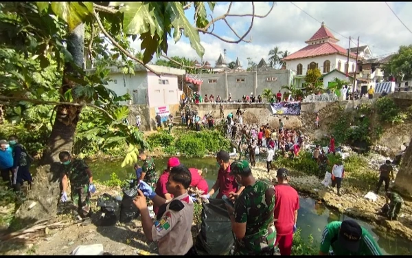 Libatkan Berbagai Pihak, World Cleanup Day di Sumenep Berhasil Kumpulkan 2 Ton Sampah dari Sungai