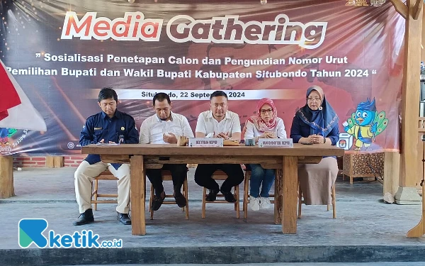 Thumbnail Sosialisasi Pengundian Nomor Urut, KPU Situbondo Gelar Media Gathering Bersama Wartawan