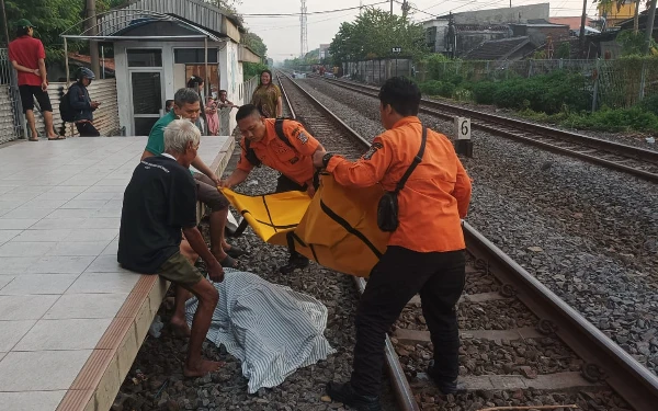 Thumbnail Nenek 65 Tahun Tertabrak Kereta di Shelter Stasiun Ngagel