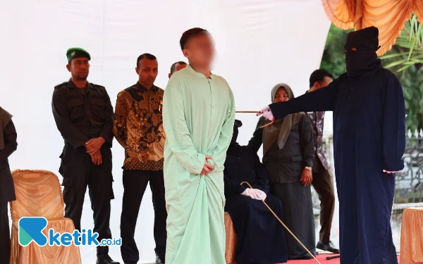 Thumbnail 11 Pelanggar Syariat Islam di Nagan Raya Dicambuk Algojo