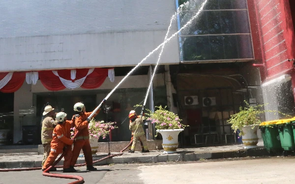 Kebakaran di Surabaya Didominasi Korsleting Listrik dan Lahan Terbuka