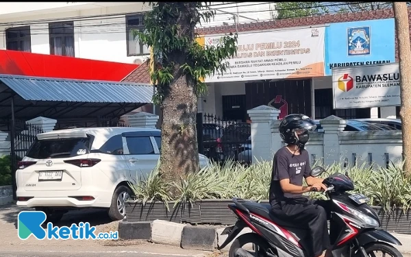 Bawaslu Tunggu Laporan Masyarakat, Terkait Foto Kepala Kemenag Sleman dengan Petahana di Masa Kampanye