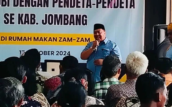 Thumbnail Rangkul Semua Golongan, Warsubi-Salman Gelar Makan Bersama Pendeta di Jombang