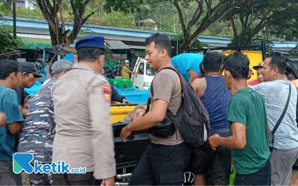 Thumbnail Keracunan Gas Genset, Seorang ABK Meregang Nyawa di Teluk Tamperan Pacitan