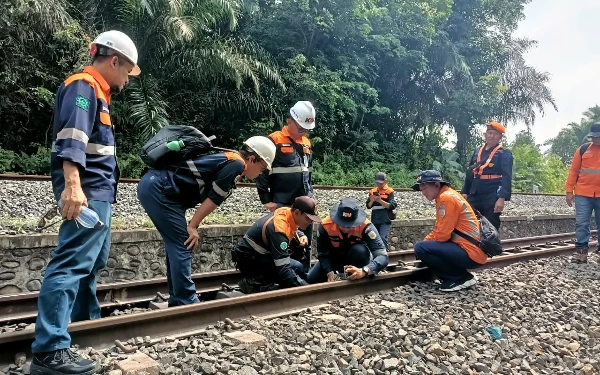 Waspada Cuaca Ekstrem, KAI Divre III Palembang Jaga 31 Titik Daerah Rawan