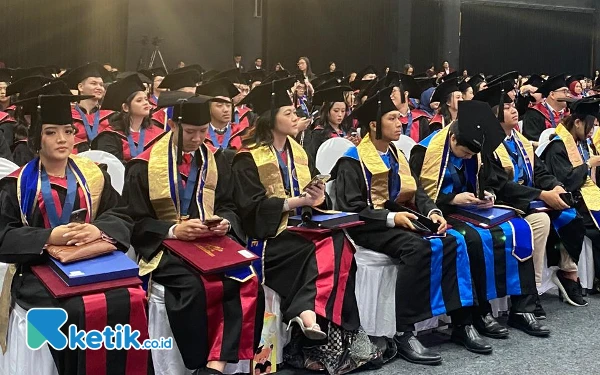 Universitas Ciputra Surabaya Kukuhkan 1.080 Wisudawan