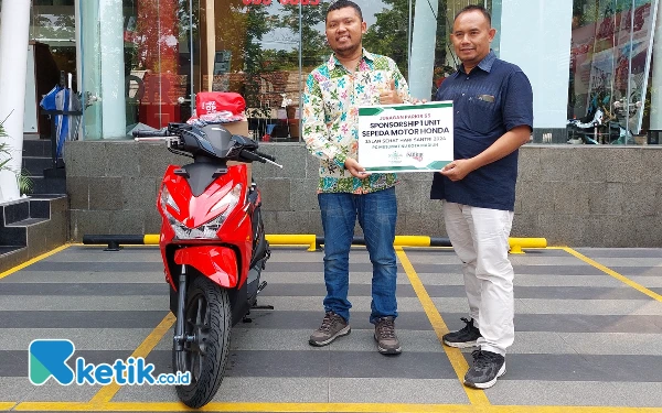 Dukung Event Jalan Sehat Peringatan Hari Santri Nasional, Juragan Parkir 55 Sumbang 1 Unit Sepeda Motor