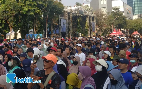 Peringati Hari Santri Nasional, Dispora Jatim Gelar Jalan Sehat