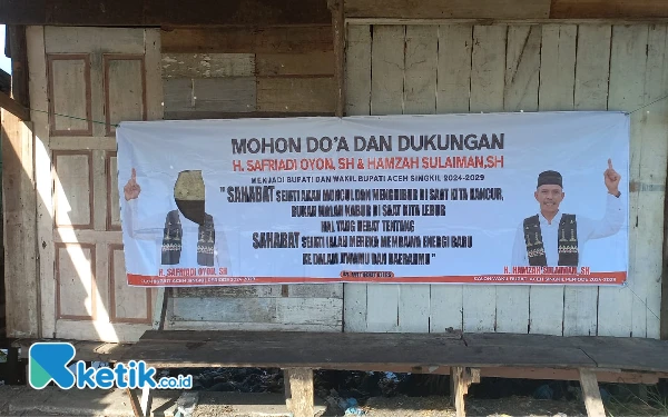 Spanduk Cabup Oyon - Hamzah Diduga Dirusak Tangan Jahil