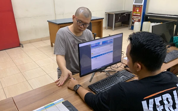 Thumbnail Jadi Saksi Kasus Suap Hakim, Ronald Tannur Masih Dititipkan ke Rutan Medaeng