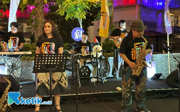 Thumbnail Dukung Musik Jazz Surabaya, Onedeck Fusion Vibes Vol 3 Dapat Sambutan Penikmat Musik