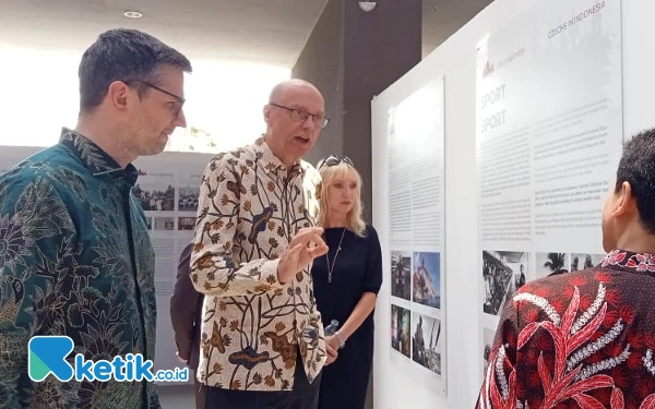 Thumbnail Berita - Jalin Kerjasama, Kedubes Ceko Gelar Friendship Exhibition Ceko - Indonesia di ITS