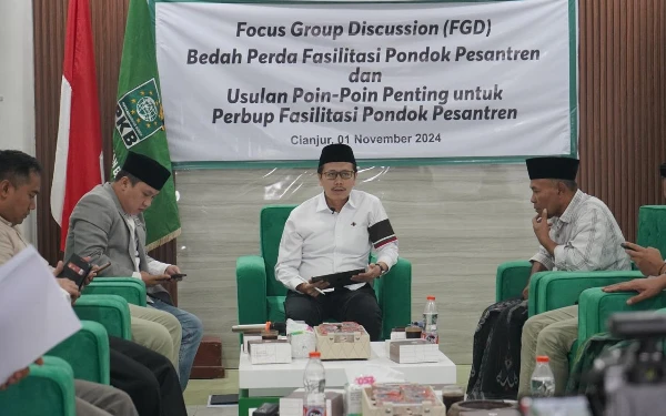 Thumbnail FGD ini menghasilkan beberapa rekomendasi yang akan disampaikan kepada Bupati Cianjur terutama mendorong pesantren untuk masuk dalam rencana pembangunan pemerintah daerah (Jumat, 1 November 2024) (Foto: PKB Cianjur for Ketik.co.id)